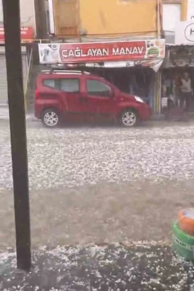 Ankara&rsquo;da dolu yağışı etkili oldu
