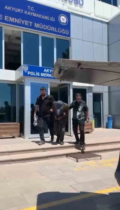 Ankara&rsquo;da eşini bı&ccedil;akla &ouml;ld&uuml;ren zanlı yakalandı
