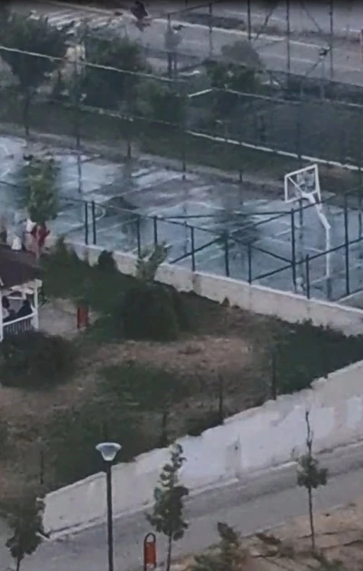 Ankara’da iki kardeşe saldıran pitbullun sahibinin, köpeğini tasmasız ve ağızlıksız gezdirdiği görüntüler ortaya çıktı
