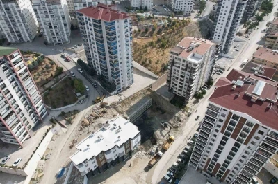 Ankara’da korkutan toprak kayması: 300 kişinin yaşadığı 17 katlı bina boşaltıldı
