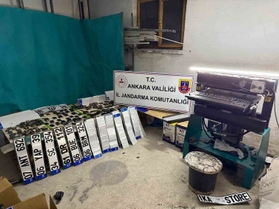 Ankara&rsquo;da sahte plaka basımı yapan 2 ş&uuml;pheli g&ouml;zaltına alındı
