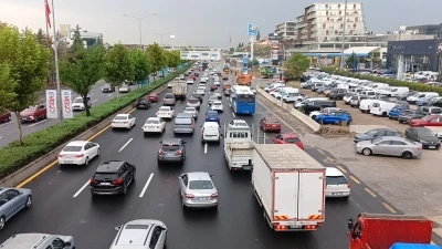 Ankara’da yağış sonrası kapanan yol trafiğe açıldı

