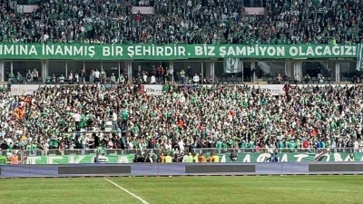 Ankara Demirspor - Bursaspor ma&ccedil;ı &ouml;ncesi trib&uuml;nde kavga &ccedil;ıktı
