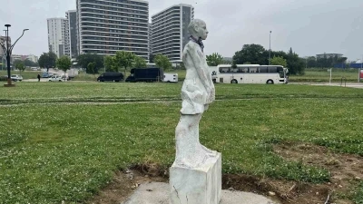 Anket sonu&ccedil;landı, belediye heykeli kaldırma kararı aldı
