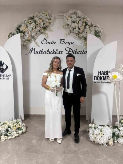 Anlamlı tarihte mutluluğa &rsquo;evet&rsquo; dediler

