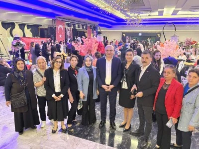 Anneler G&uuml;n&uuml;&rsquo;nde Kadınlardan Melih Meri&ccedil;&rsquo;e Yoğun İlgi