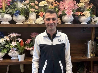Anneler G&uuml;n&uuml;&rsquo;nde tercih kırmızı g&uuml;l
