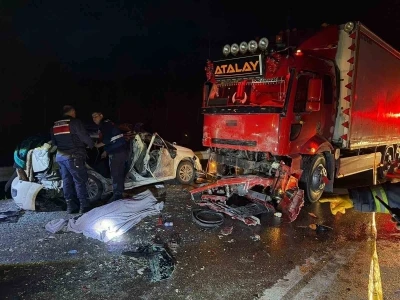 Annenin &ccedil;ocuklarını korumaya &ccedil;alışırken hayatını kaybettiği kazada kamyon s&uuml;r&uuml;c&uuml;s&uuml; adli kontrolle serbest
