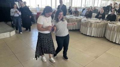 Annenin mutluluk g&ouml;zyaşları
