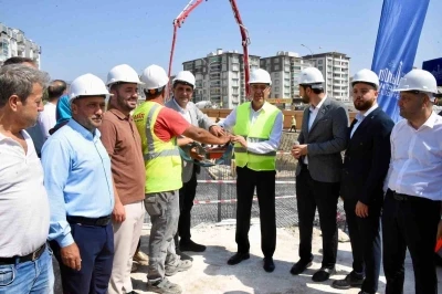 Antakya Belediyesi, Gençlik Merkezi ve Pazar Alanı Kompleksi inşası için temel attı
