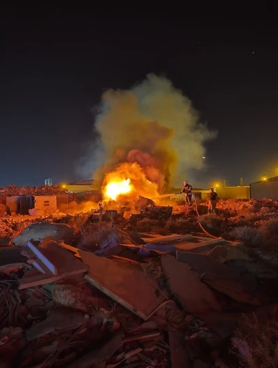Antakya’da hurdalık alevlere teslim oldu
