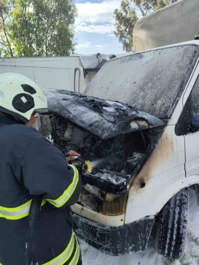 Antakya&rsquo;da kamyonet yangını
