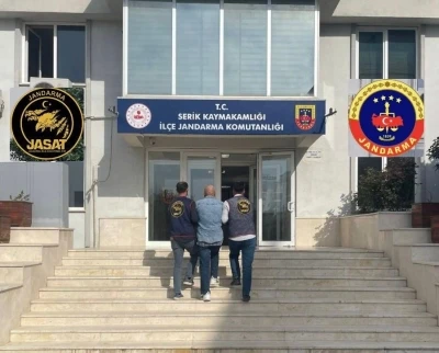 Antalya&rsquo;da 2 kişiyi kasten &ouml;ld&uuml;rmeden 10 yıldır aranıyordu, JASAT operasyonuyla yakalandı
