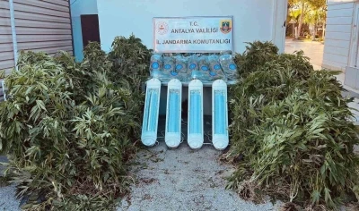Antalya&rsquo;da 23,9 kilo uyuşturucu madde ele ge&ccedil;irildi
