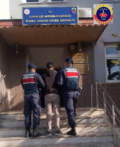 Antalya&rsquo;da 28 yıl kesinleşmiş hapis cezasıyla aranan h&uuml;k&uuml;ml&uuml; yakalandı
