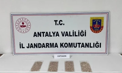 Antalya&rsquo;da 6 bin 56 adet uyuşturucu hap ele ge&ccedil;irildi

