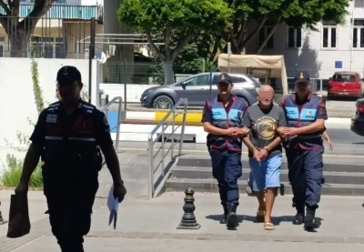 Antalya’da alacak-verecek cinayetinin zanlısı adliyeye sevk edildi

