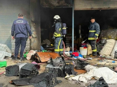 Antalya&rsquo;da depoda yangın
