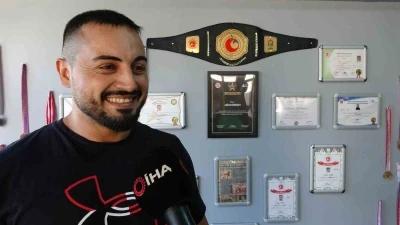 Antalya’da düğün pisti boks ringine dönüştü
