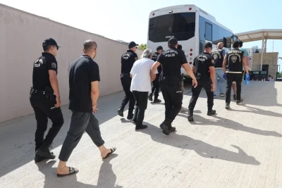 Antalya’da eş zamanlı operasyonda 171 aranan şahıs yakalandı
