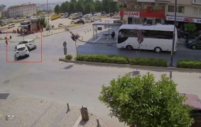 Antalya&rsquo;da g&ouml;z g&ouml;re g&ouml;re gelen kaza kamerada
