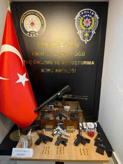 Antalya’da helikopter destekli şafak operasyonu: Çok sayıda silah ve mühimmat ele geçirildi
