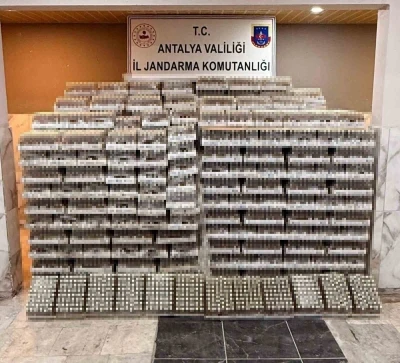 Antalya&rsquo;da iki otelin deposunda 5 bin litre ka&ccedil;ak ve sahte i&ccedil;ki ele ge&ccedil;irildi
