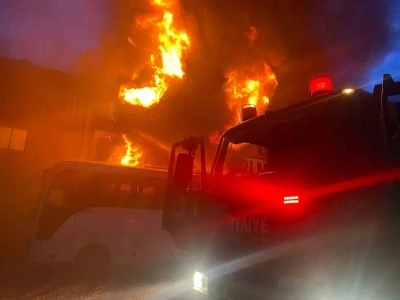 Antalya&rsquo;da inşaat malzemeleri deposunda yangın
