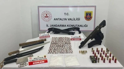 Antalya’da jandarmadan  uyuşturucu ve silah operasyonu
