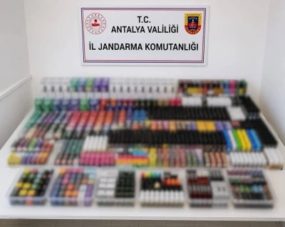 Antalya&rsquo;da ka&ccedil;ak elektronik sigara operasyonu
