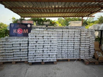 Antalya’da kaçakçılık operasyonunda 39 bin 944 şişe kaçak içki ele geçirildi
