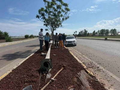 Antalya&rsquo;da otomobil ile kamyonet &ccedil;arpıştı: 7 yaralı
