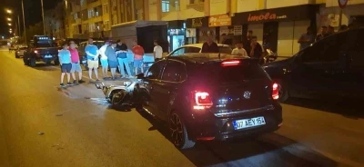 Antalya&rsquo;da otomobil ile motosikletin &ccedil;arpıştığı kazada 1 kişi yaralandı
