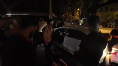 Antalya&rsquo;da otomobiller kavşakta &ccedil;arpıştı: 2 yaralı
