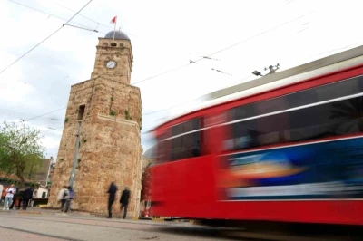 Antalya&rsquo;da tarihi Saat Kulesi&rsquo;nde zaman bir kez daha durdu
