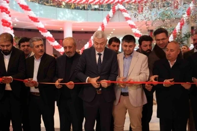 Antalya&rsquo;da teknoloji indirimi izdihama yol a&ccedil;tı: 10 saat yağmur altında beklediler
