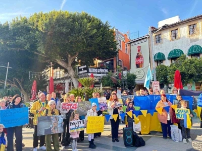 Antalya&rsquo;da Ukraynalılardan 4. yıl &ccedil;ağrısı: "Bu savaşın en b&uuml;y&uuml;k acısı Ukraynalı &ccedil;ocukların geleceğidir"
