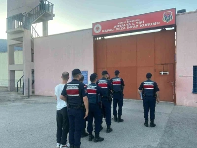 Antalya&rsquo;da uyuşturucu operasyonunda 4 ş&uuml;pheli tutuklandı

