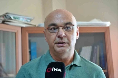 Antalya falezleri i&ccedil;in kritik uyarı: "Bu gidişle 50 metrede bir asans&ouml;r, 50 metrede bir beach platformu g&ouml;rebiliriz"
