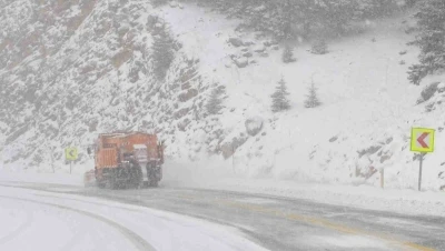 Antalya-Konya kara yolunda kar yağışı aralıklarla devam ediyor

