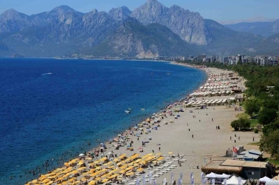 Antalya turizmde de bayramı yaşadı: Y&uuml;zde 100 doluluk oranına ulaşıldı
