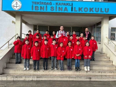 Antalyaspor&rsquo;dan, Kapaklı&rsquo;daki &ouml;ğrencilere hediye
