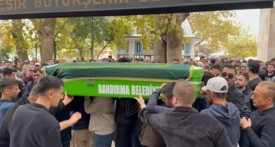 Antrenmanda kalp krizi geçirip hayatını kaybeden kaleci toprağa verildi
