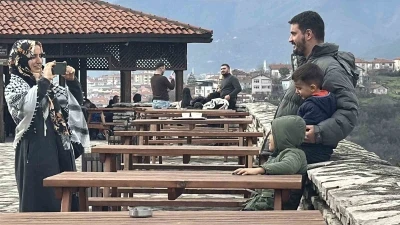 Ara tatilin son g&uuml;nlerinde tarihi il&ccedil;ede hafta sonu hareketliliği
