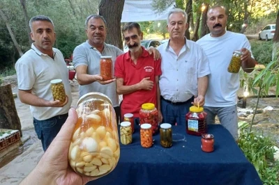 Araban Sarımsağı ile hazırladığı turşu ile şifa dağıtıyor
