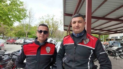 Ara&ccedil; s&uuml;rerken boğazına erik ka&ccedil;tı, hayatını Yunus polisleri kurtardı
