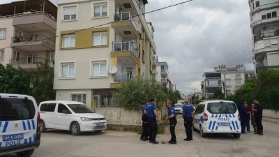 Aracın anahtarını vermeyen annesine sinirlenince eve pompalı t&uuml;fekle ateş a&ccedil;tı
