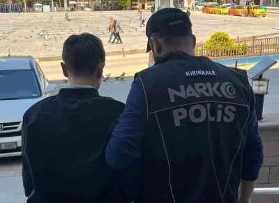 Aracında ve evinde uyuşturucu bulunan ş&uuml;pheli tutuklandı
