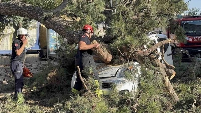 Aracıyla düz yolda giderken kabusu yaşadı
