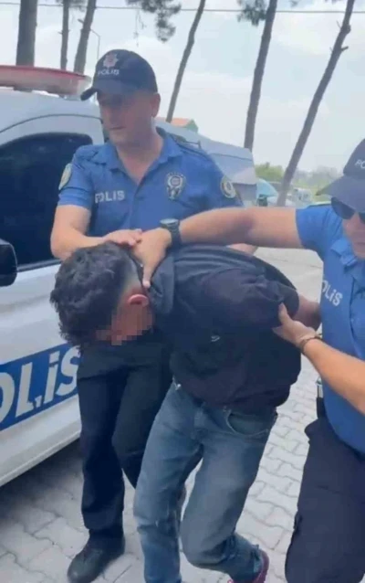 Araçların camını silerken korkuya neden olmuştu: Yakalanan zanlının 75 suç kaydı çıktı

